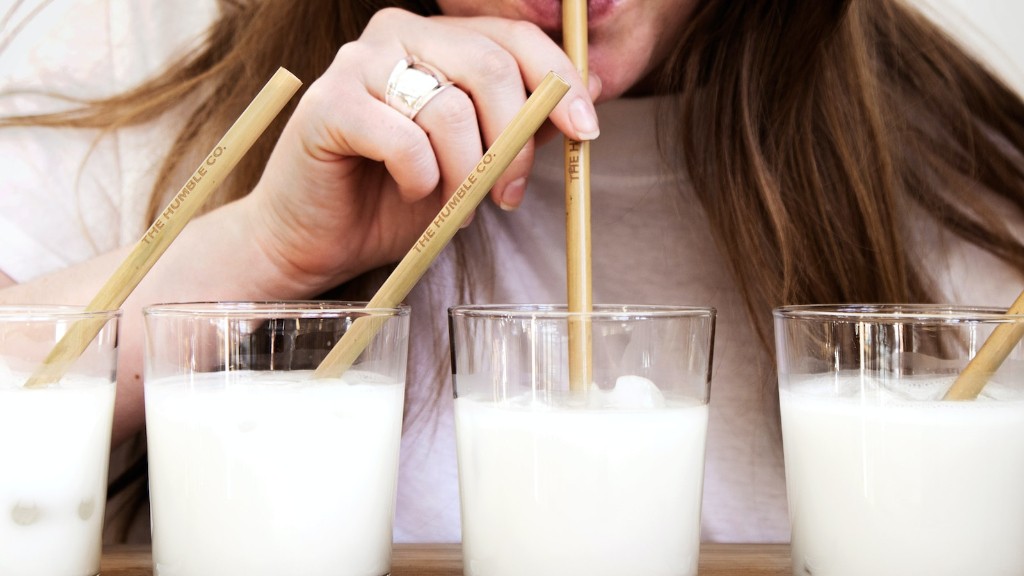 Як приготувати незбиране молоко з жирними вершками